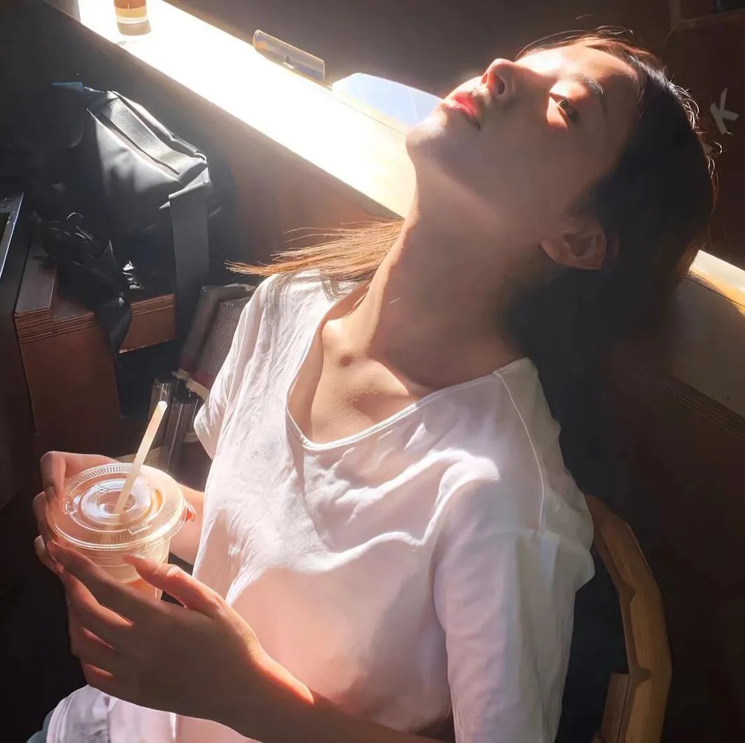 亡灵故事 海报
